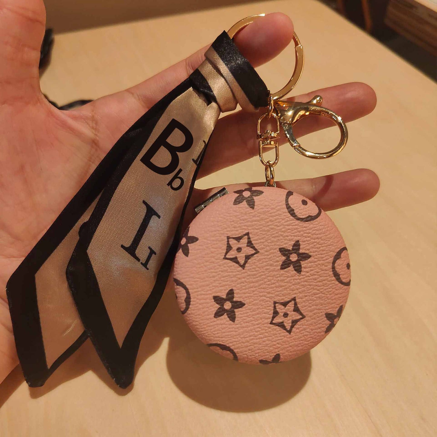 0511 Keychain Mirror