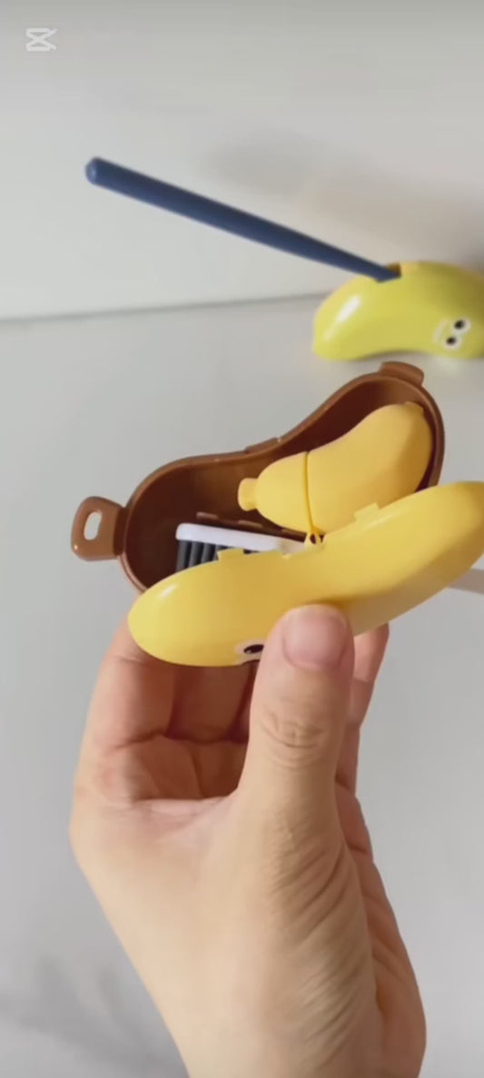 0830 Banana toothbrush case