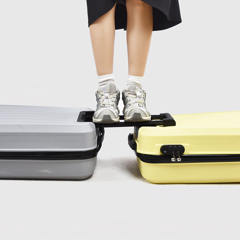 0915 18-Inch Travel Suitcase