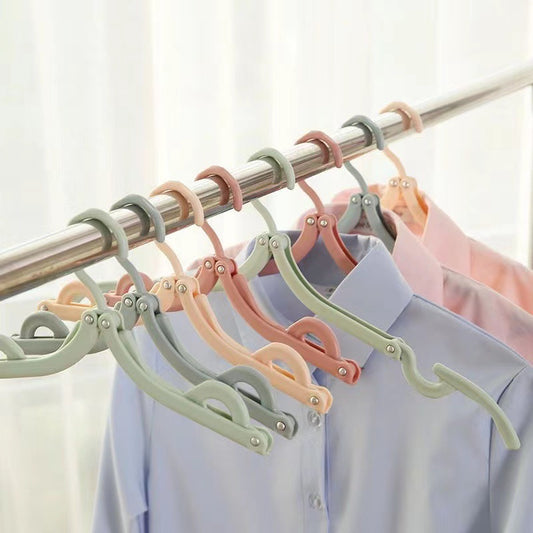 Foldable hanger